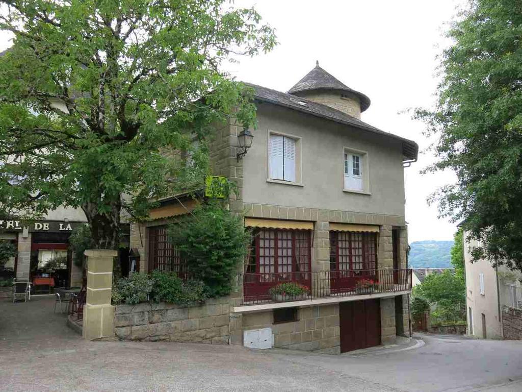 La Tour Aubazines Bagian luar foto
